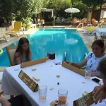 Ipek Hotel 2*
