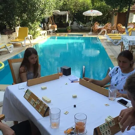 Ipek Hotel 2*